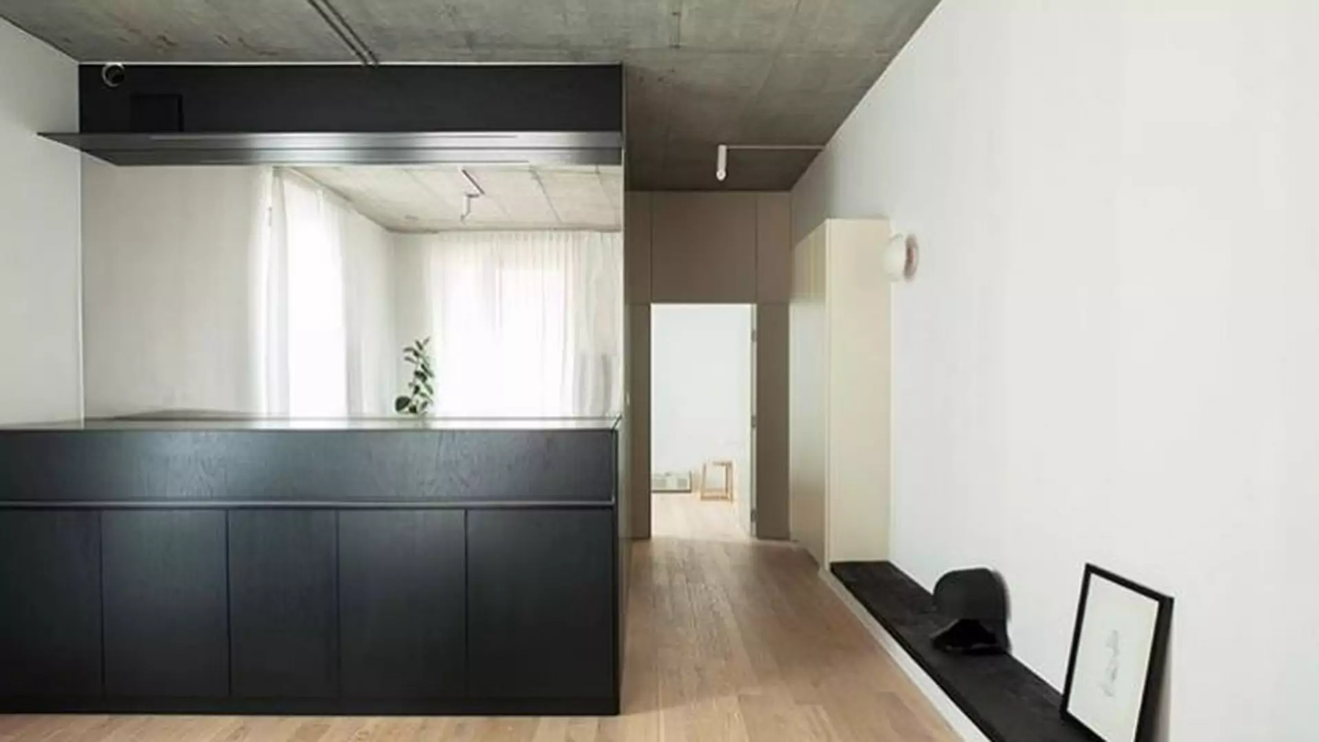 Apartament w Warszawie dla miłośników minimalizmu i designu. Ile kosztuje doba?