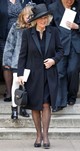 Kamilla királyné 2016-ban szavazott a kis feketére, amire egy elegáns fekete kabátot húzott. 