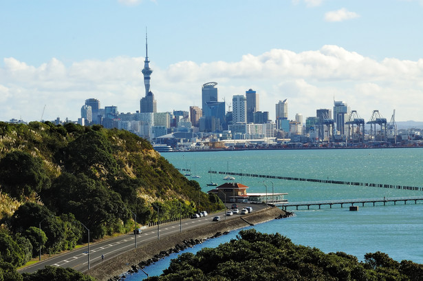 Auckland i Coromandel, które zakażony odwiedził w ostatnim czasie, zostaną zamknięte na tydzień.