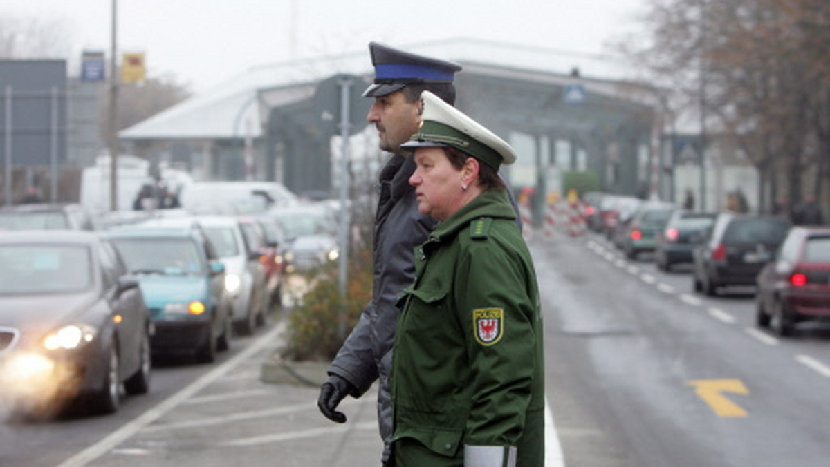 W związku ze Szczytem NATO, który odbędzie się w Niemczech i Francji, w miastach Strasburgu, Baden-Baden i Kolonii w dniach 3-4 kwietnia 2009 roku, Republika Federalna Niemiec zapowiedziała czasowe przywrócenie kontroli granicznych.