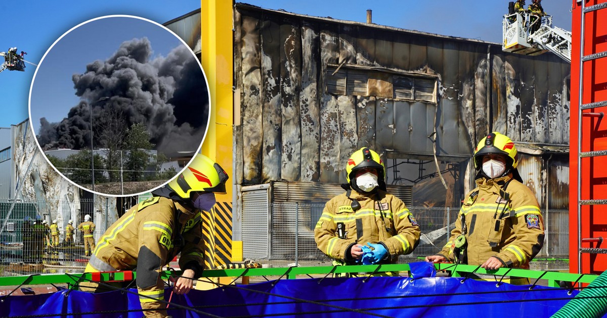 Major Factory Fire in Oborniki Sparks Chemical Leak Warning