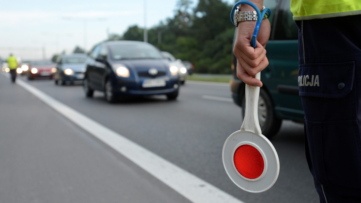 25 osób zginęło, 398 zostało rannych w 314 wypadkach to bilans przedostatniego wakacyjnego weekendu na polskich drogach. Policjanci zatrzymali aż 1530 nietrzeźwych kierowców.