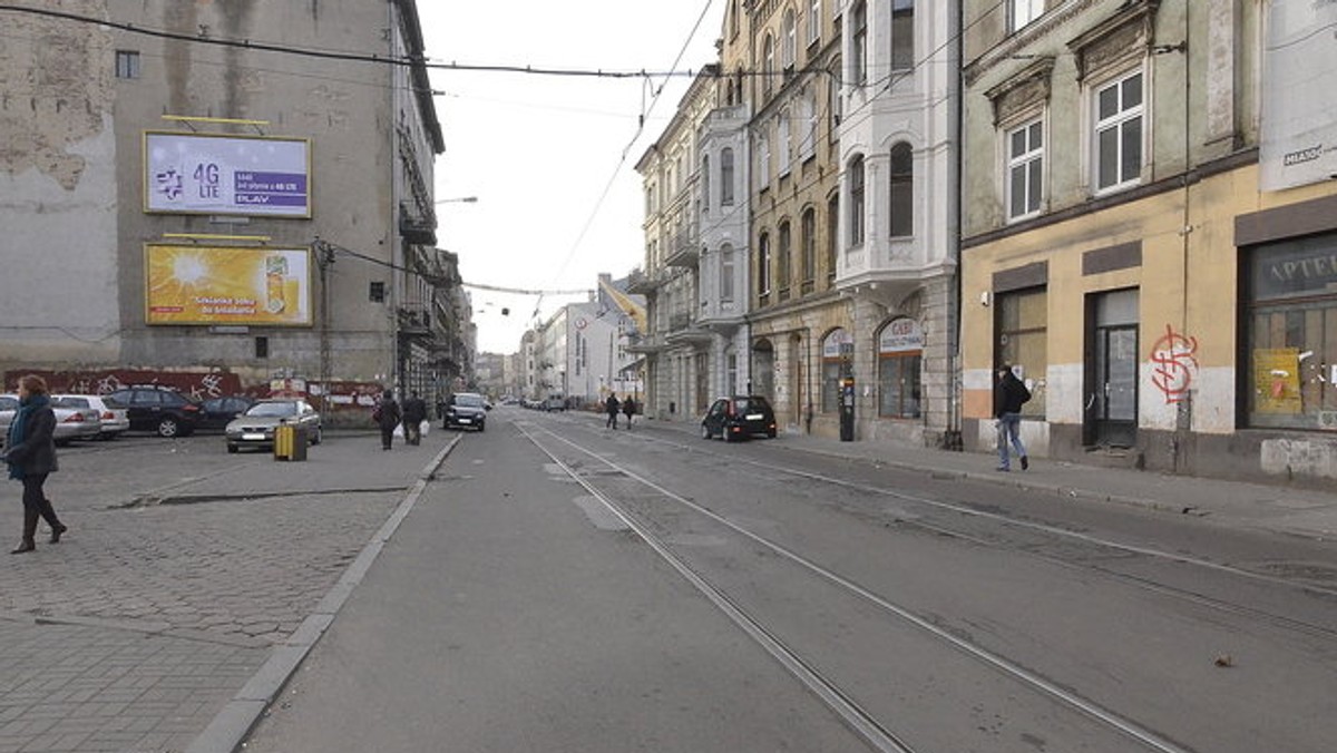 2,5 tysiąca ton asfaltu wylali drogowcy podczas pozimowej akcji łatania dziur w nawierzchniach łódzkich ulic.