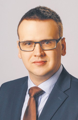 Grzegorz Pastuszko konstytucjonalista, dr hab. nauk prawnych, pracownik naukowy Uniwersytetu Rzeszowskiego. Autor licznych prac z zakresu prawa konstytucyjnego, w szczególności prawa parlamentarnego oraz systemów rządów państw demokratycznych