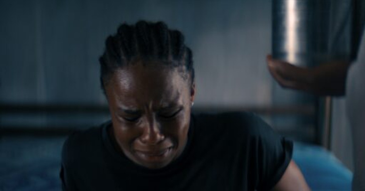 "Uzoamaka Onuoha brilha no filme Agemo: um mergulho cativante em um universo misterioso e perigoso. A talentosa atriz encarna de forma brilhante a personagem Agatha, revelando os desafios enfrentados pelas mulheres. Agemo, dirigido por Moshood Abiola Obatula, explora temas profundos como a manipulação e dinâmica de poder Ansiosamente aguardado pelos espectadores, este longa-metragem promete uma experiência cinematográfica única e reveladora. Uma obra imperdível que ressoa com o universal e. destaca o talento promissor de Uzoamaka Onuoha na indústria cinematográfica.”