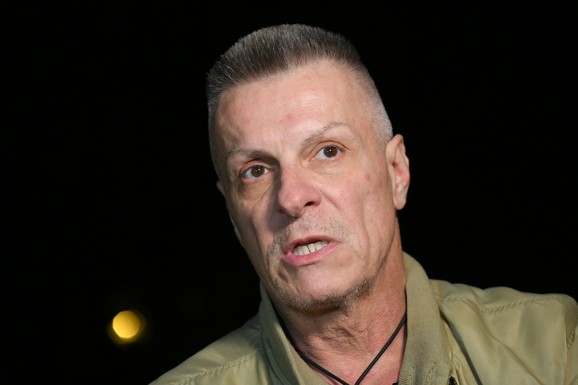 NE ŽIVI SA ĆERKOM I 18 GODINA MLAĐOM ŽENOM Đorđe David otkrio kako je njegova partnerka prihvatila ovu odluku: "Njena rodbina je bila u šoku"