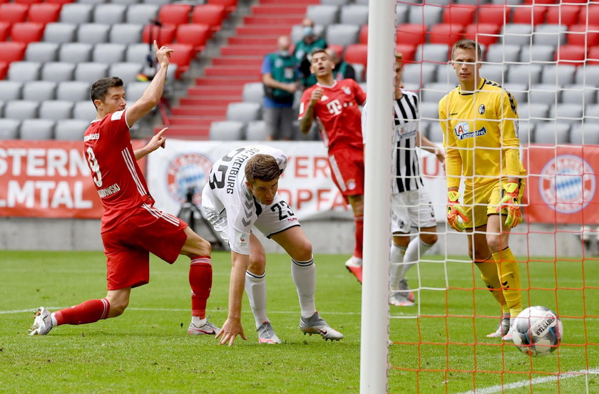 Dla „SportBild” Polak po prostu jest super, natomiast „Kicker” ocenił, że zawodnik Bawarczyków jeszcze nie był tak głodny zdobywania bramek.