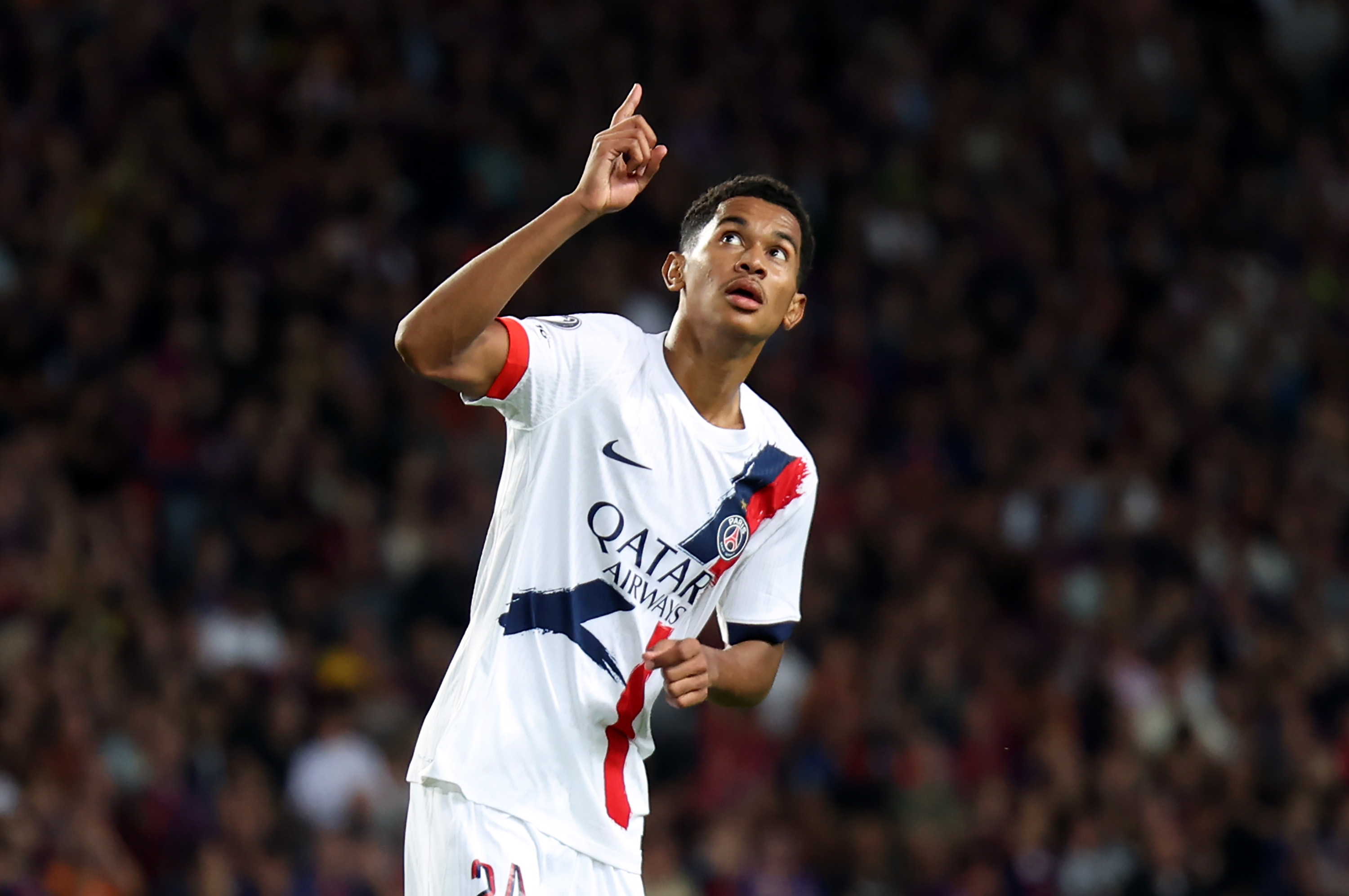 Trois Titis de 19 ans portent le PSG vers la victoire à Barcelone