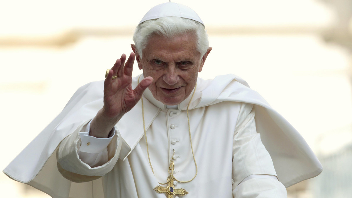 Benedykt XVI powiedział podczas mszy Krzyżma w Wielki Czwartek w bazylice świętego Piotra, że sytuacja w Kościele jest obecnie "często dramatyczna". Papież z rozgoryczeniem mówił o przypadkach nieposłuszeństwa wśród księży.