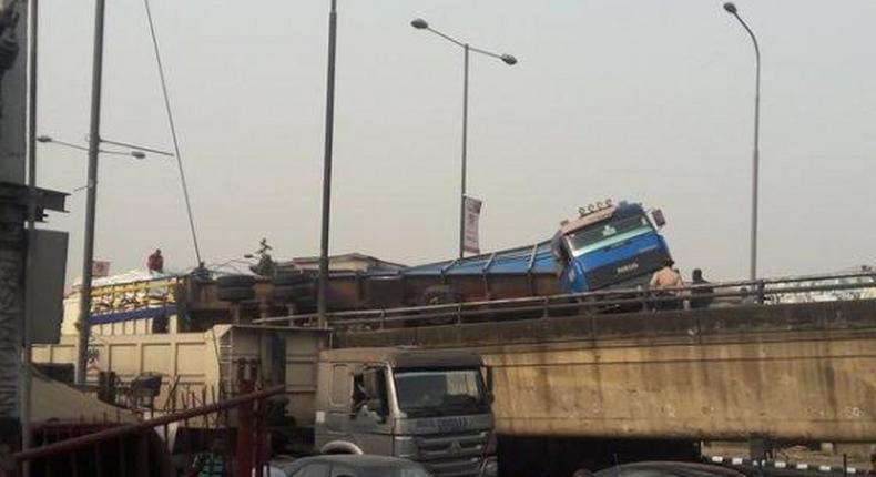 Fallen truck causes massive traffic