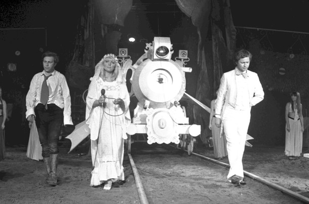 Jerzy Stuhr, Maryla Rodowicz i Marek Grechuta w przedstawieniu Szalona Lokomotywa w Teatrze STU, Kraków, 1977 r.