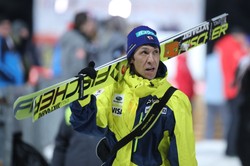 PŚ w skokach. Wszyscy Polacy przebrnęli przez kwalifikacje. 51-letni Kasai skoczył 106 m