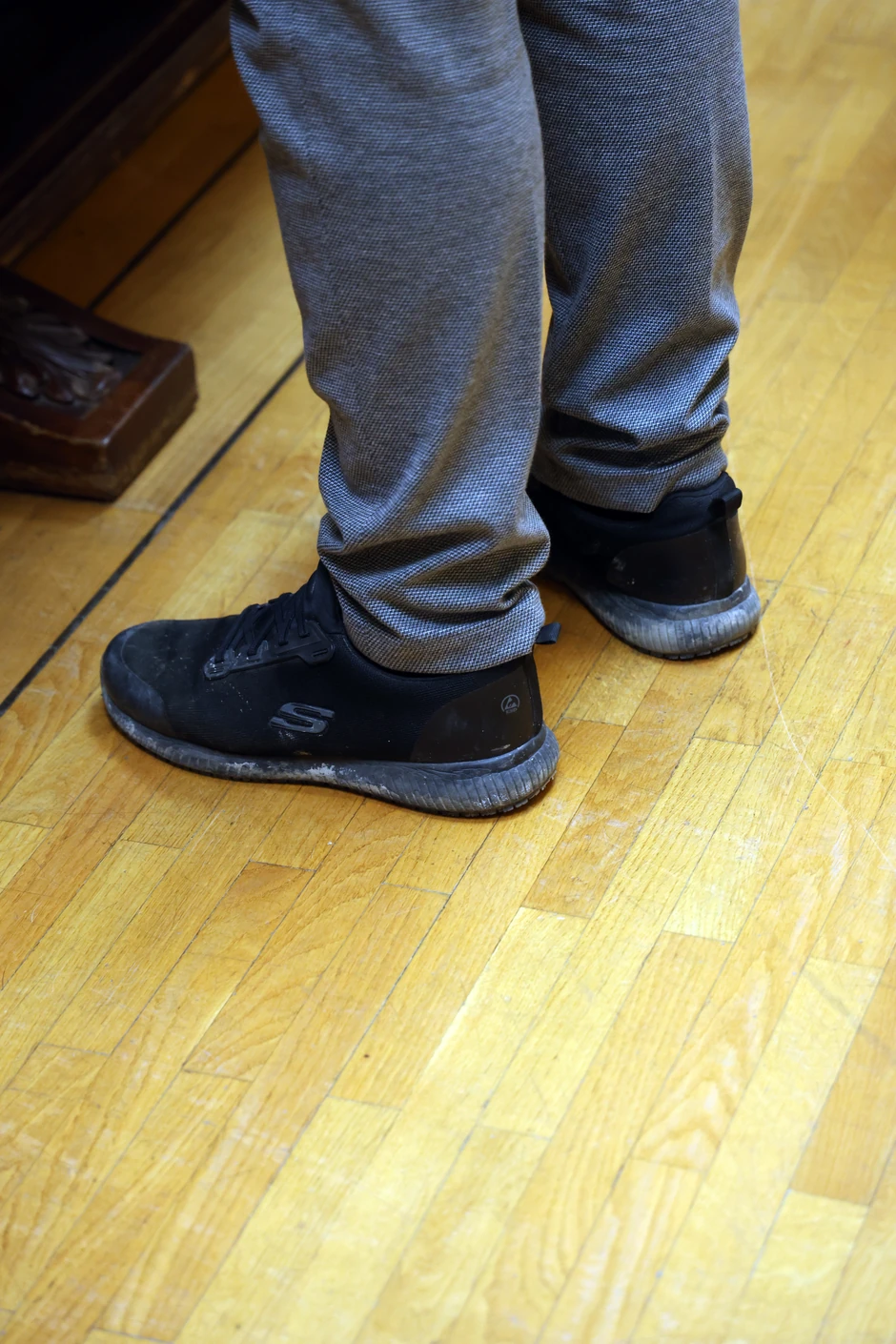 Nestorović se u blatnjavim patikama pojavio na zasedanje