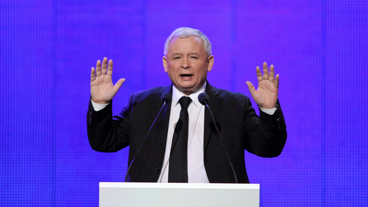 Prezes PiS Jarosław Kaczyński uważa, że Platforma Obywatelska w zaostrzeniu języka debaty politycznej widzi szansę na zwycięstwo w jesiennych wyborach parlamentarnych. Z tą opinią nie zgadza się marszałek Sejmu Grzegorz Schetyna (PO).