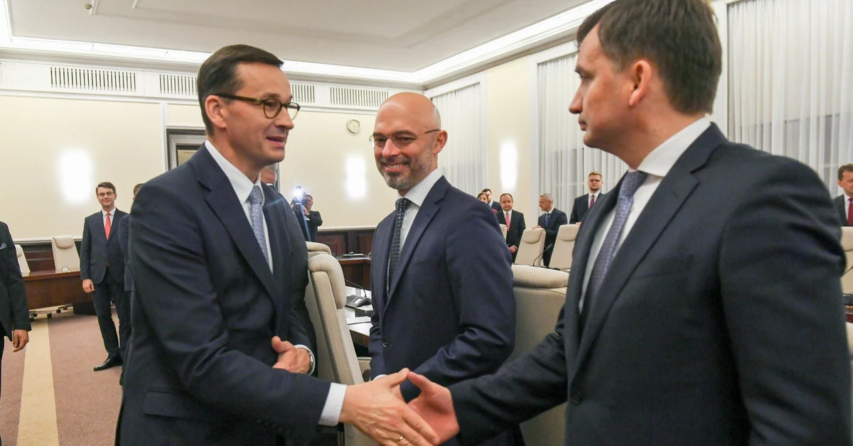 Morawiecki i Ziobro mogą mieć kłopoty. NIK ma szykować zawiadomienie do prokuratury