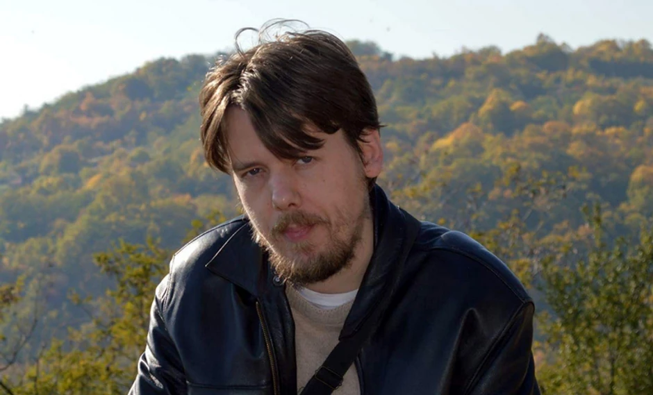 Vladan je svoju karijeru u ovom obrazovnom procesu započeo je kao lični asistent deteta sa Daunovim sindromom u Osnovnoj školi “Radoje Domanović”