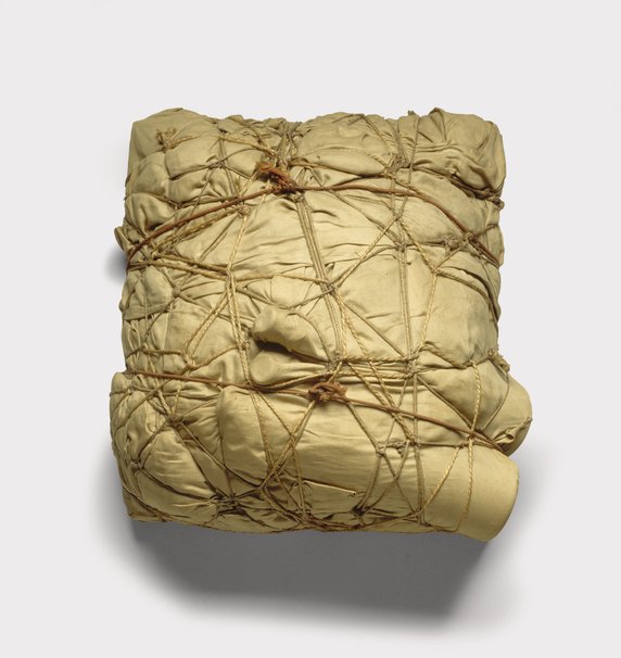 Christo - "Empaquetage" ("Package", 1961)