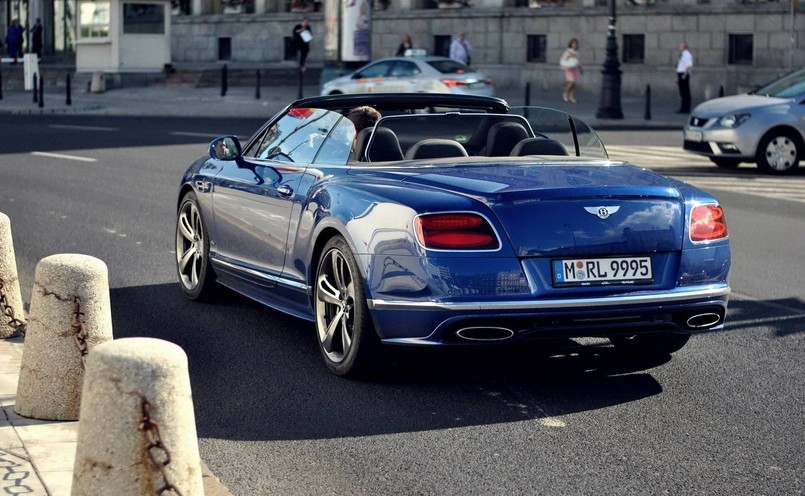 Robert Lewandowski i bentley continental GT speed convertible