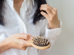 Włosy to najczulszy barometr zdrowia - na co zwrócić uwagę, gdy na głowie źle się dzieje?