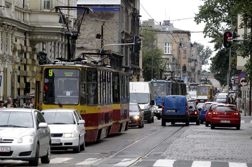 Łódź: piechur szybszy od tramwaju