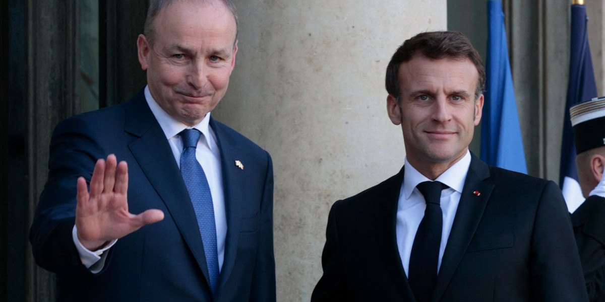 Irlandzki premier Micheal Martin oraz prezydent Francji Emmanuel Macron