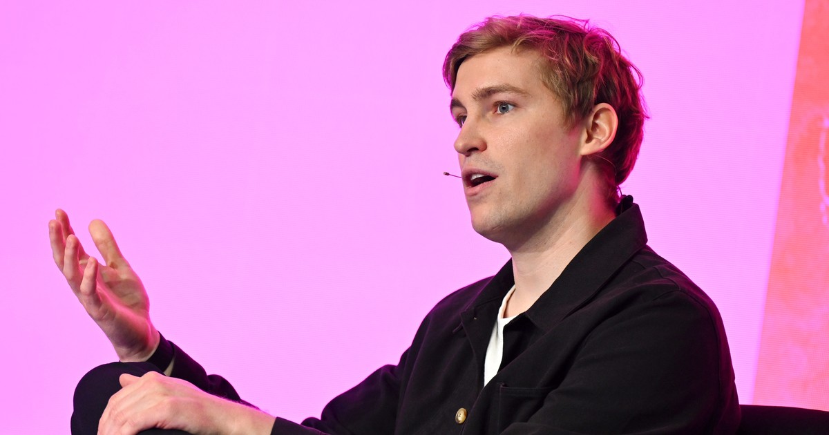 ElevenLabs' CEO says his startup runs on 20 micro teams — and he still ...