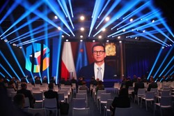 Dynamiczny rozwój bez środków z UE? Morawiecki skomentował słowa Glapińskiego