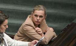 Wielkie zmiany w szkołach. MEN planuje usunięcie kolejnej oceny ze świadectwa