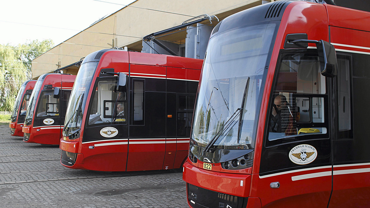 Poruszanie się środkami komunikacji miejskiej w naszym regionie stanowi dla obcokrajowców nie lada wyzwanie. Aby ułatwić im poruszanie się tramwajami spółka Tramwaje Śląskie rozpoczęła wdrażanie systemu głosowej informacji pasażerskiej w języku angielskim. Pierwsze językiem Szekspira mówią Twisty.