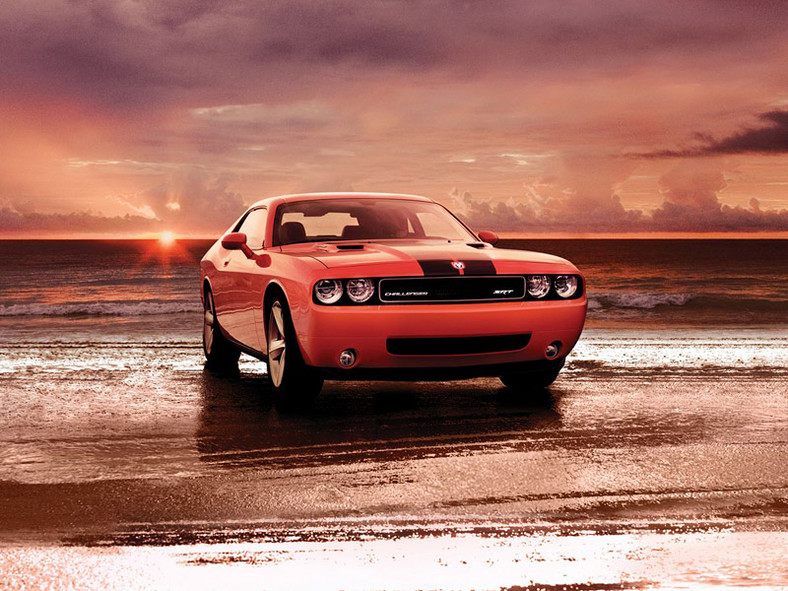 Chicago 2008: Dodge Challenger SRT8 w akcji (video)