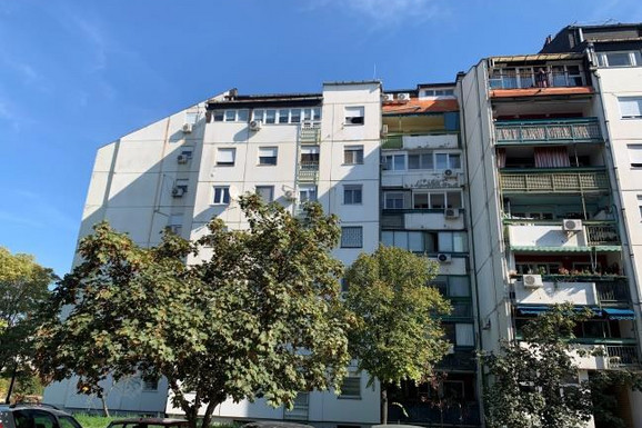 Na prodaju četvorosoban stan u popularnoj ulici na Novom Beogradu: Evo zašto ova nekretnina neće naći svog kupca