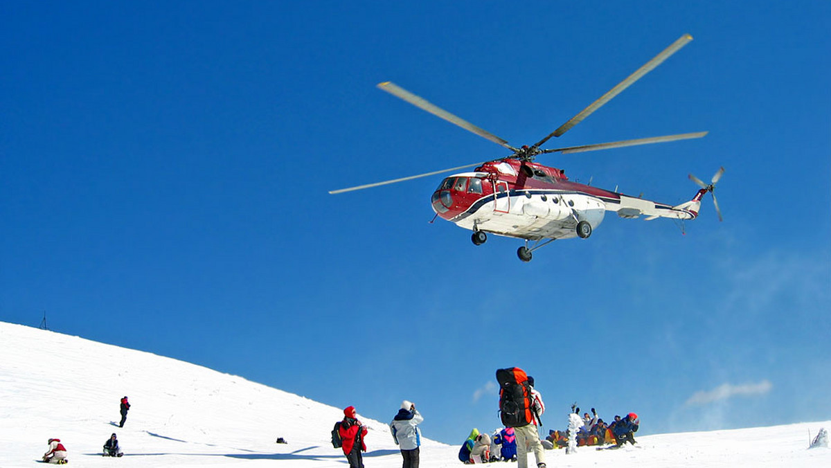 Polski snowboardzista zginął w czwartek po południu w słowackich Tatrach - poinformowały służby ratownictwa górskiego w Popradzie.