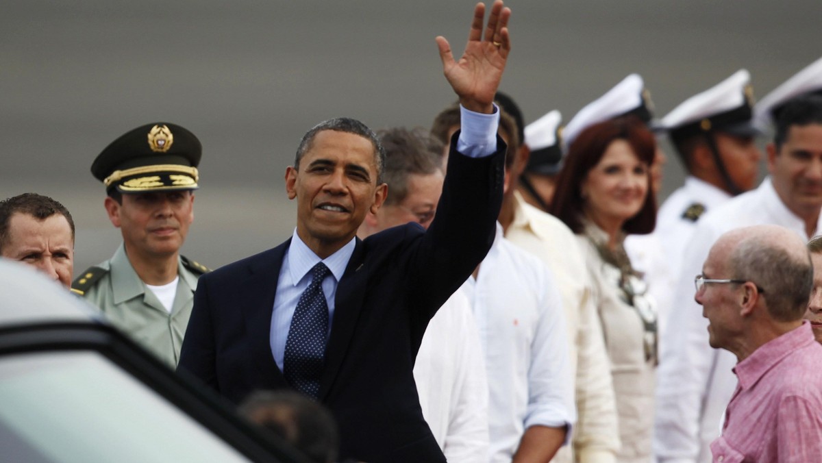 Prezydent USA Barack Obama przyleciał w piątek wieczorem do Cartageny w Kolumbii na dwudniowy szczyt przywódców państw obu Ameryk - poinformowała francuska agencja AFP.