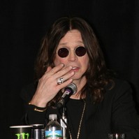 Valóban meghalt Ozzy Osbourne? Álhírek és hamisított videók borzolják a rajongók idegeit