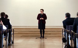 Zalewska: Prawo oświatowe wdrażamy razem z samorządowcami