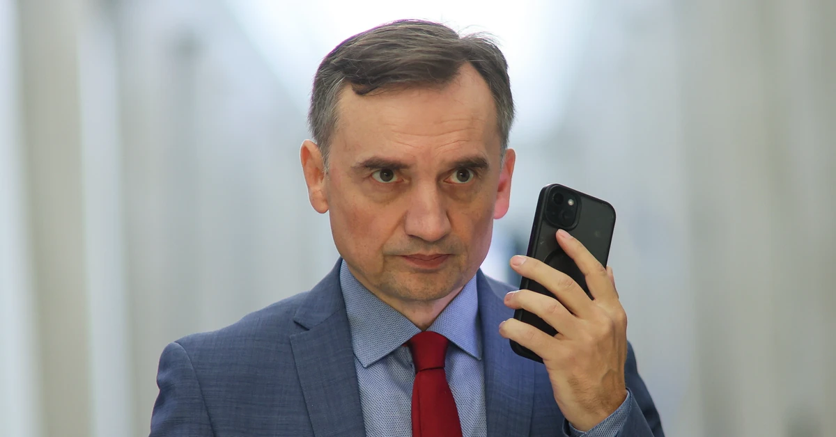 Azyl dla Ziobry. Grad opinii. "Z punktu widzenia Polaka jest mi wstyd"