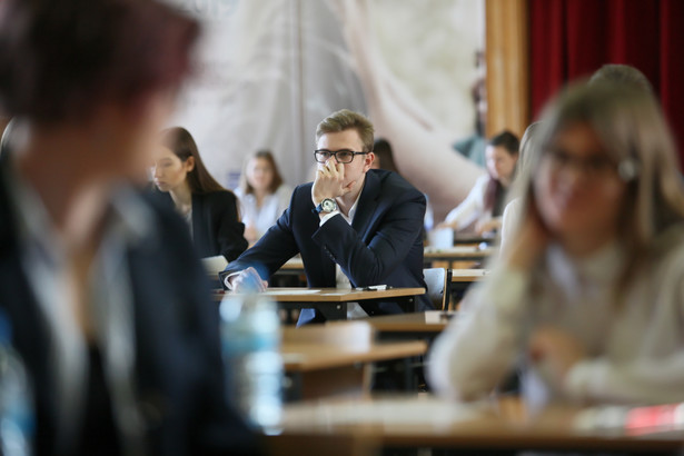 KGP o patrolach w pobliżu szkół: Nie ma możliwości, by podrzucono jakiekolwiek niebezpieczne przedmioty