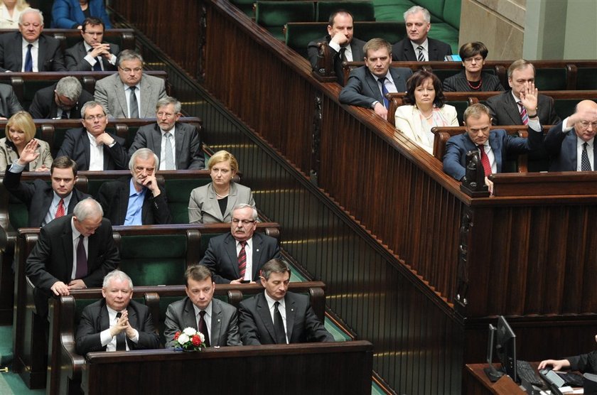 Kaczyński ostro do premiera: Kaczka po smoleńsku i krwawa mery to wina...