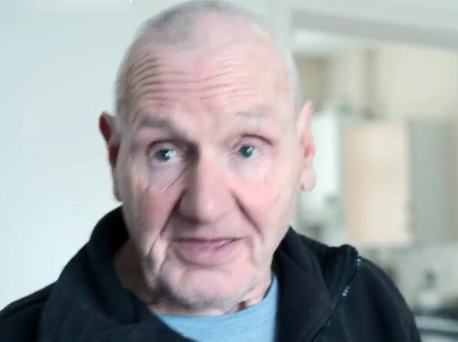 Karen Nobel pomogla Džonu da dobije određene benificije