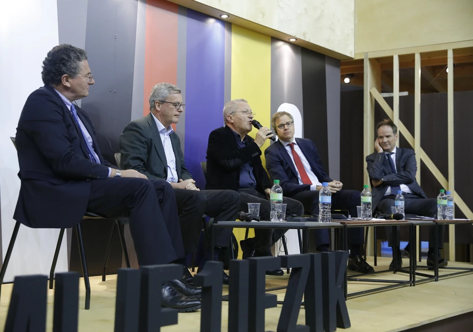 Princ i tri ambasadora