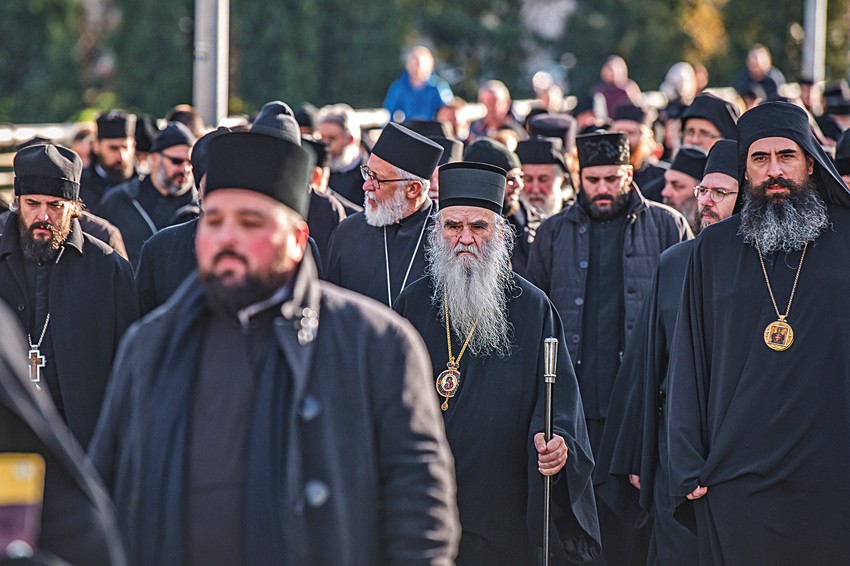 Zakon nije  usklađen sa ustavom, kaže Amfilohije