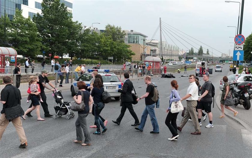 Tragiczny wypadek przed Galerią Mokotów. Drastyczne ZDJĘCIA