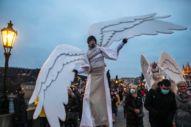 Dotychczasowy stan wyższej konieczności dobiegłby końca 23 grudnia, co unieważniłoby większość wprowadzonych przez rząd przedsięwzięć antykoronawirusowych.