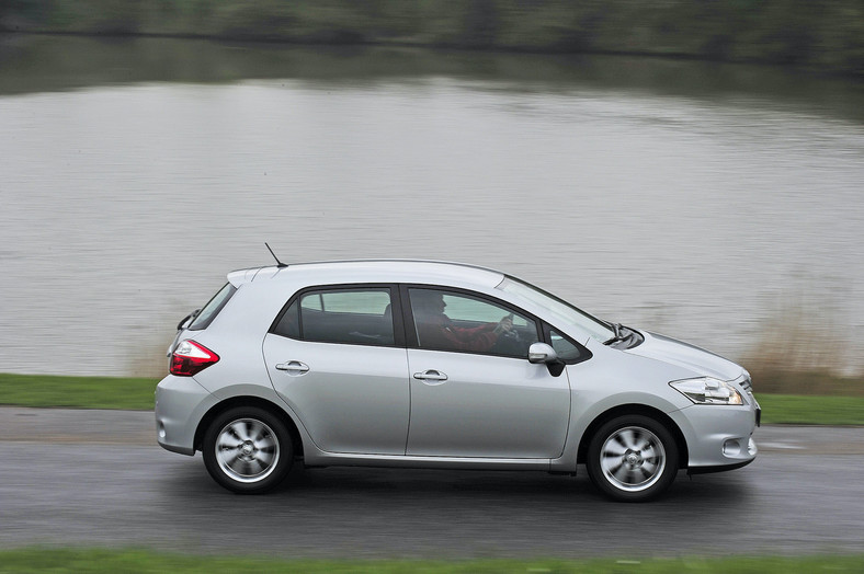 Toyota Auris I (2007-12)