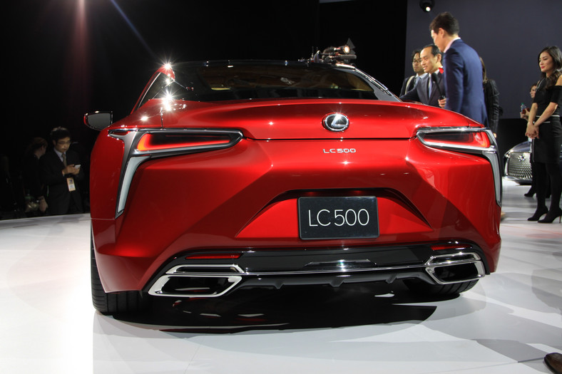 Lexus LC500 (Detroit 2016)