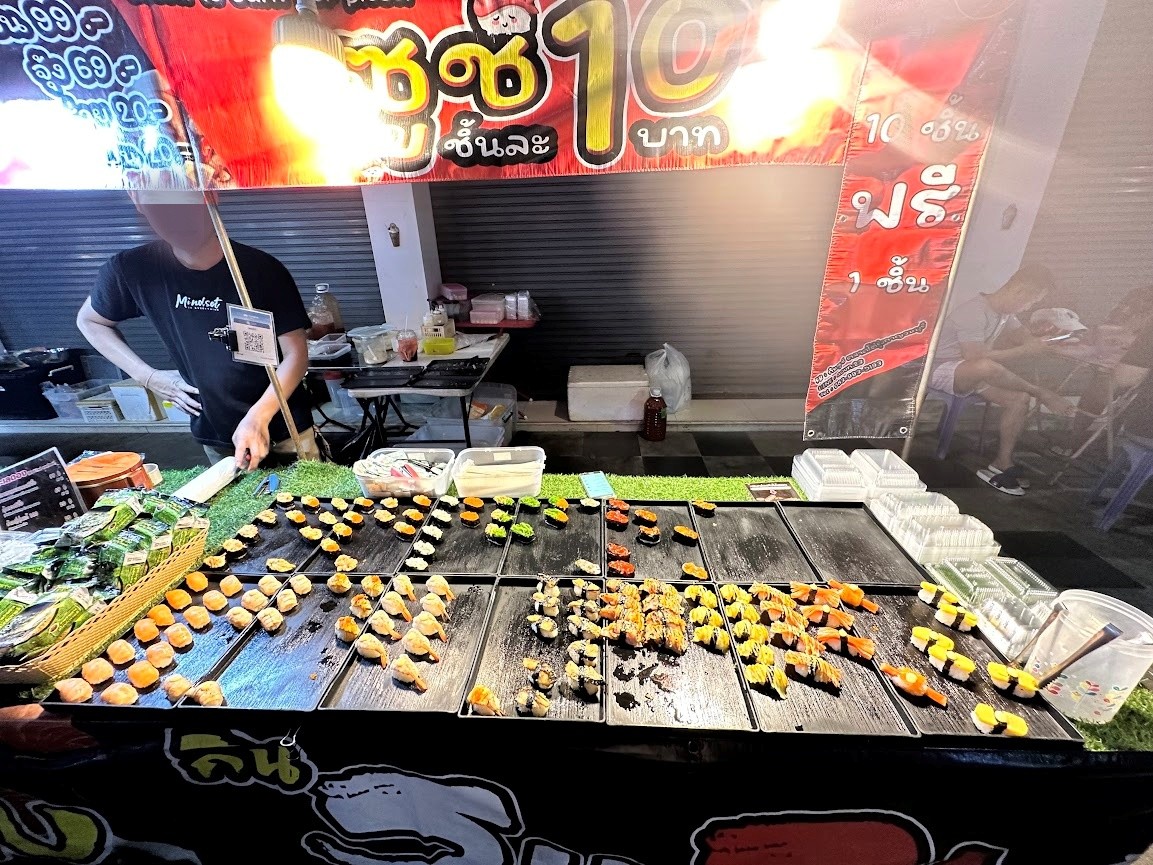Sushi v Thajsku je neuveriteľne lacné.