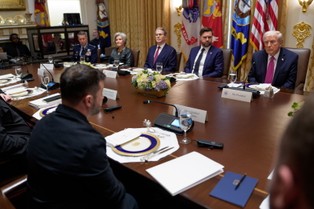 Trump rzekomo naciskał na Zełenskiego ws. Donbasu? Prezydent zabiera głos