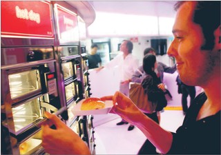 Szykują automaty z jedzeniem dla kibiców na EURO 2012