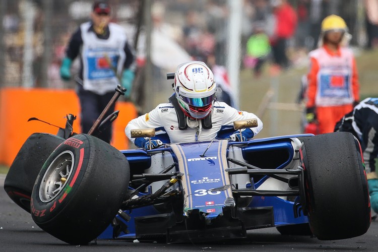 Antonio Giovinazzi roztrzaskał bolid. Na szczęście kierowca wyszedł z tego bez szwanku