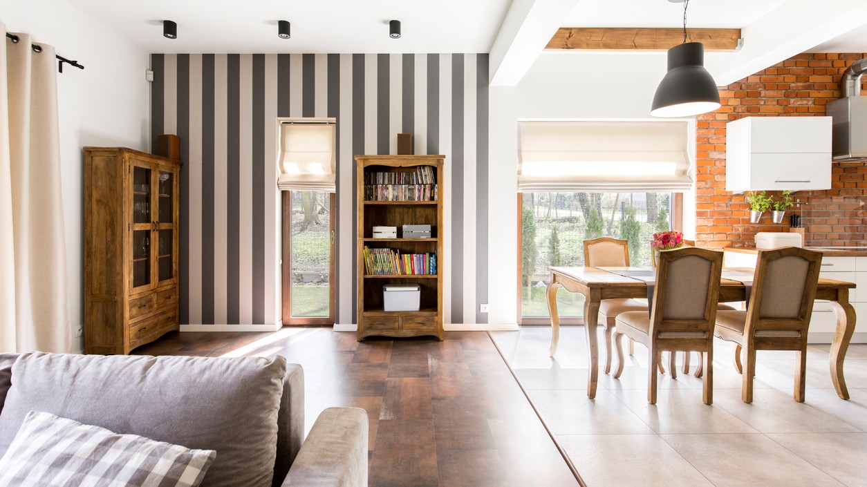 Dizajnový návrat: pásy zo socialistických bytov sú trendom roku 2026. 